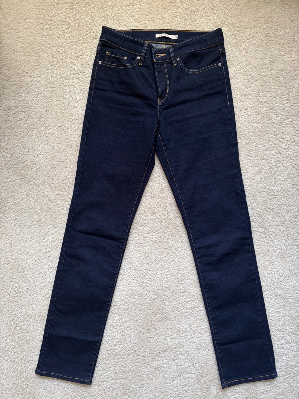NWOT - Women’s Levi’s Dark Blue Slim Stretch Jeans